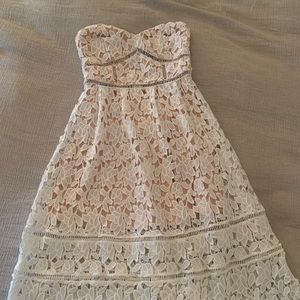 Lulu’s White Lace Dress